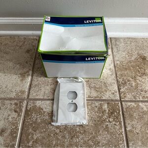 Box of 25 - Leviton Jumbo Outlet Wall Plate Covers - White